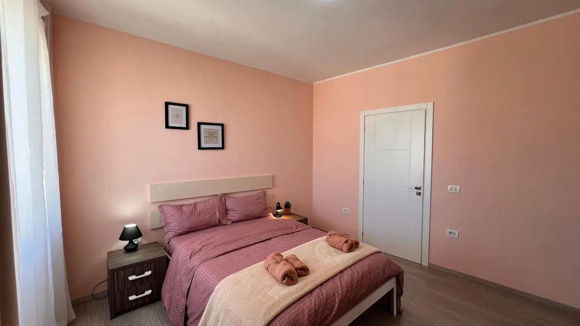 Lirin Apartment Durrës 0*,