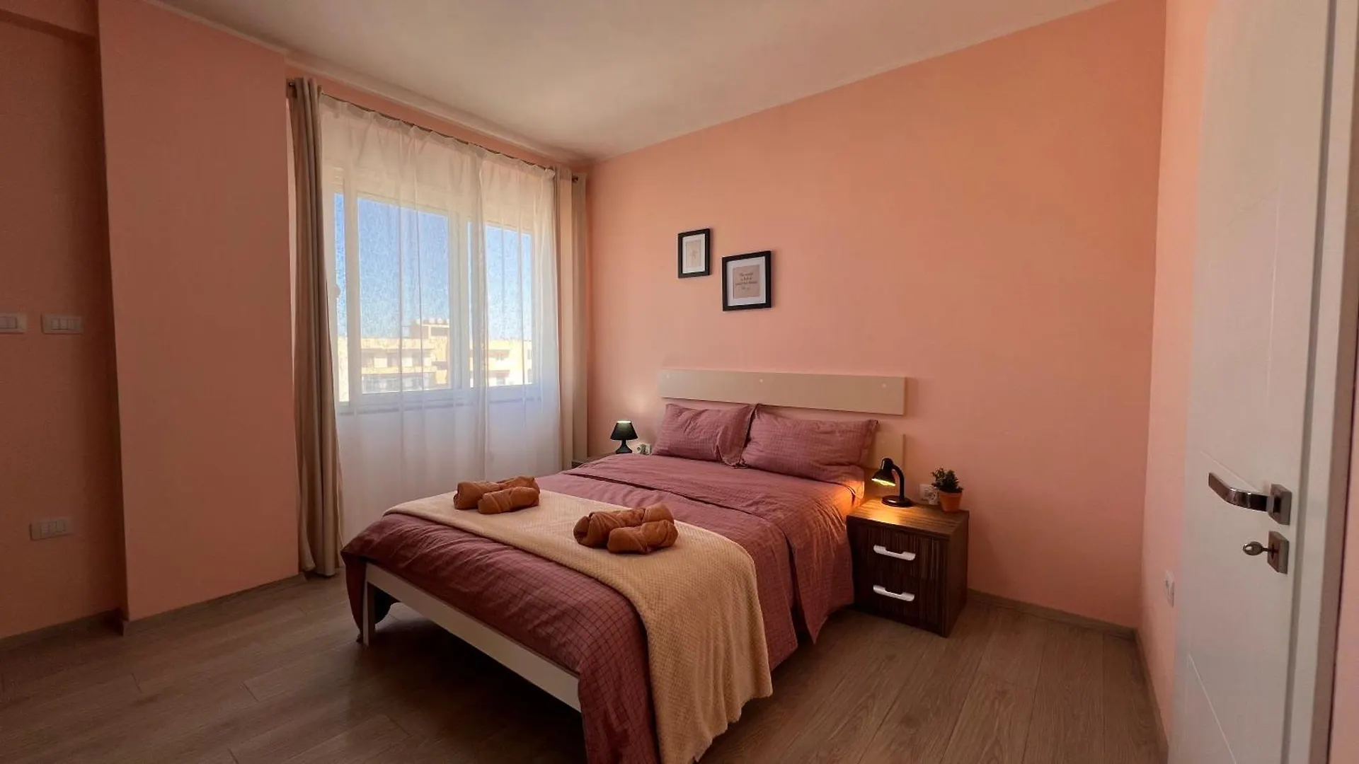 Lirin Apartment Durres 0*,